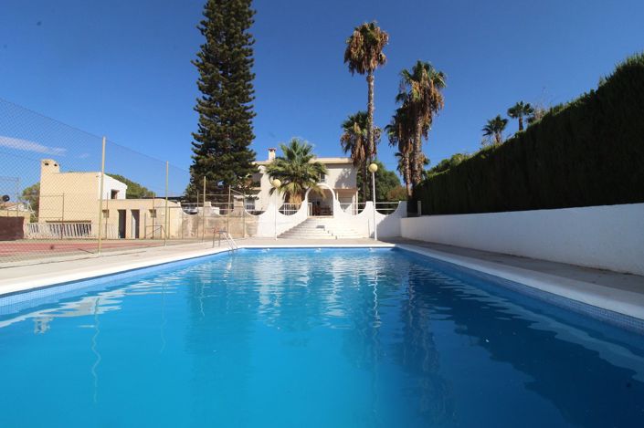 Image No.1-Maison / Villa de 6 chambres à vendre à Elche