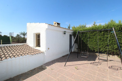Exterior 13
