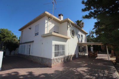 Exterior 4