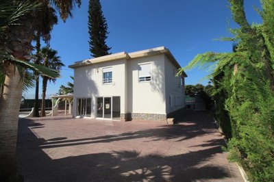 Exterior 5