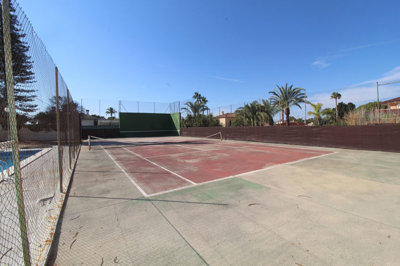 Exterior 8
