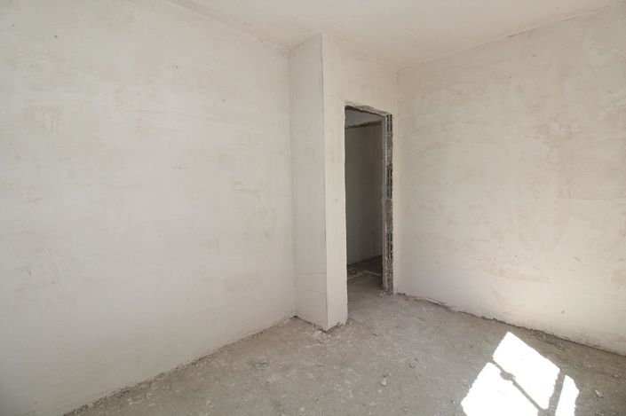 Image No.18-3 Bed Apartment for sale