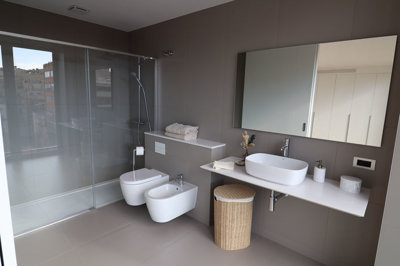 Interior 12