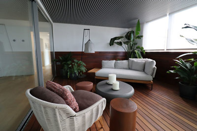 Interior 6