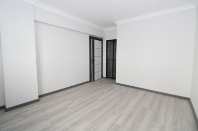 Interior 6