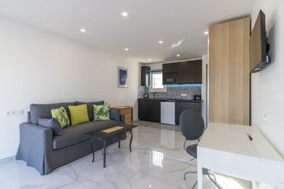 Interior 8