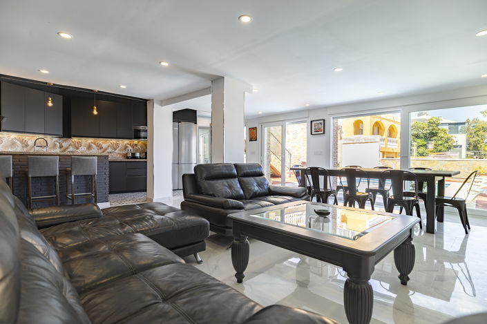 Image No.8-7 Bed House/Villa for sale