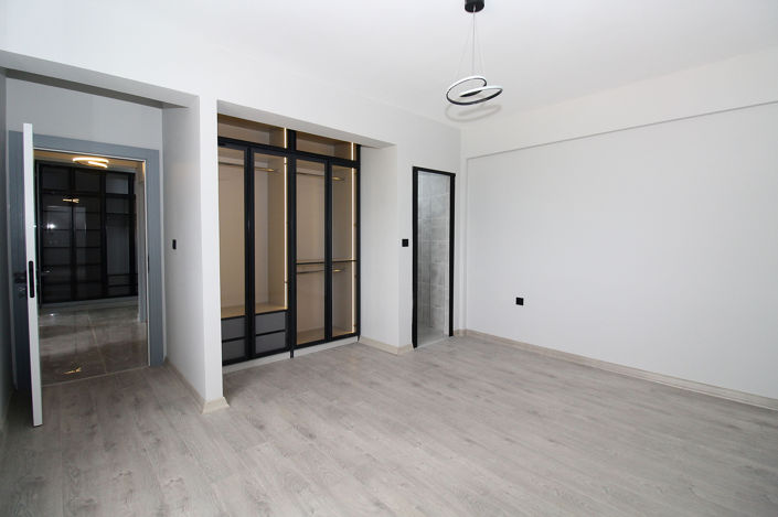 Image No.21-3 Bed Apartment for sale