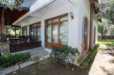 Exterior 10