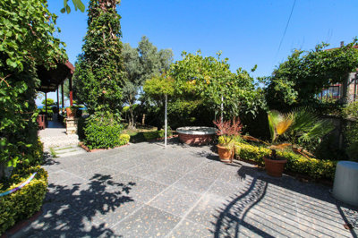 Exterior 14