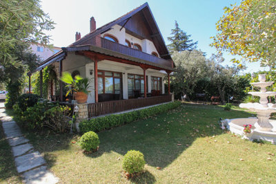 Exterior 9