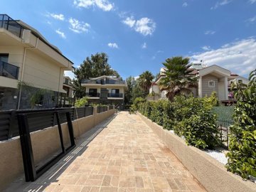 Exterior 5