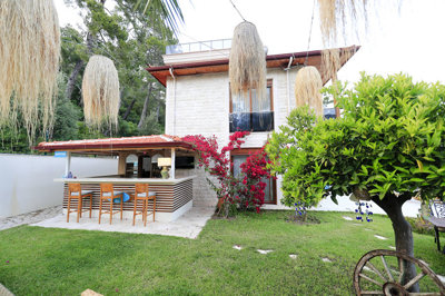 Exterior 5