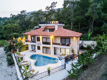 Exterior 8