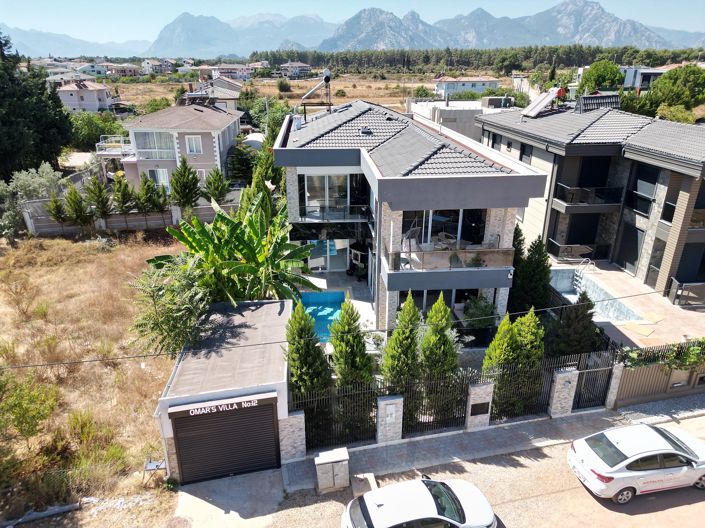 Image No.1-4 Bed House/Villa for sale