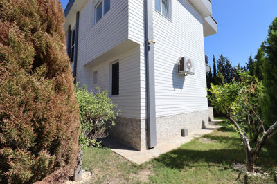 Exterior 10