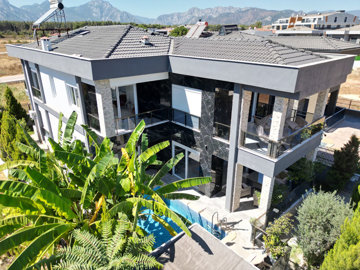 Exterior 3