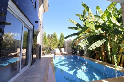 Exterior 5