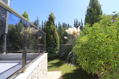 Exterior 9