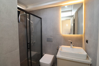 Interior 5