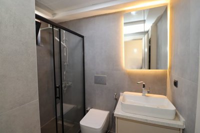 Interior 5