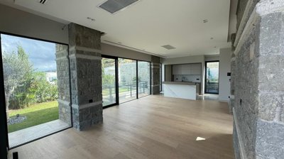 Interior 3