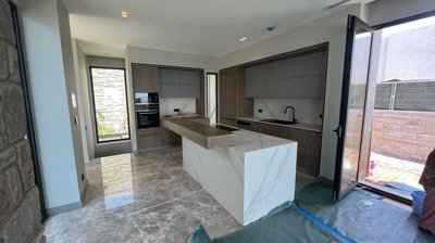 Interior 6
