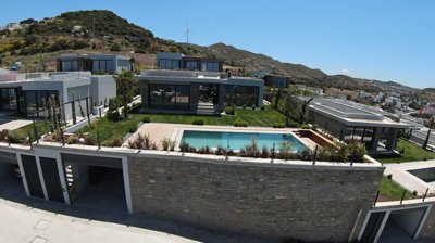 Exterior 3
