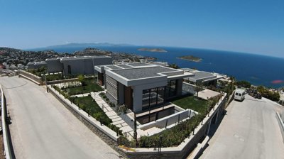 Exterior 4