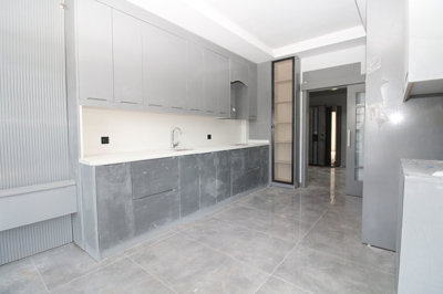Interior 4