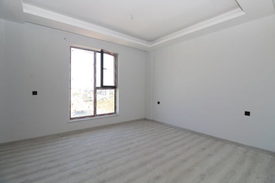 Interior 6