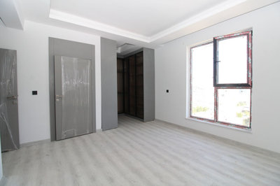 Interior 7