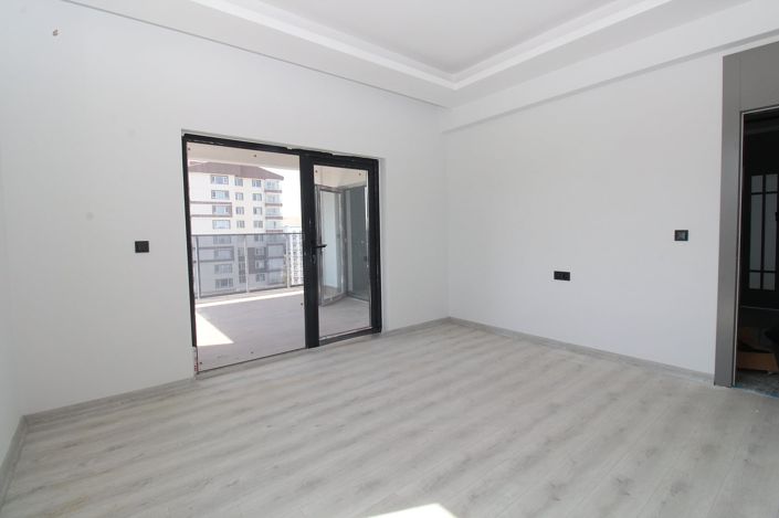 Image No.18-4 Bed Apartment for sale