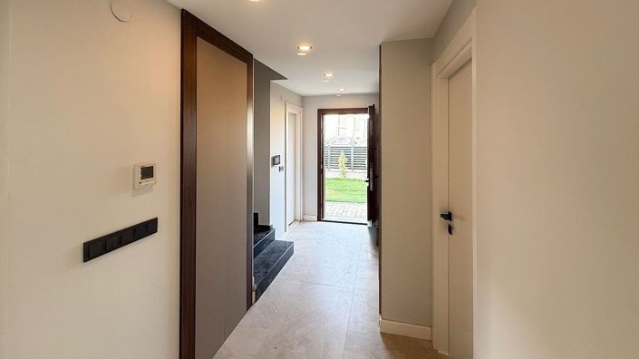 Image No.10-5 Bed House/Villa for sale