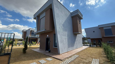 Exterior 4