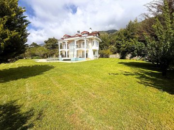 Exterior 2