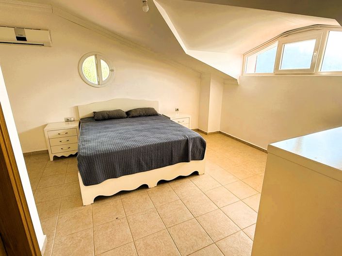 Image No.28-5 Bed House/Villa for sale