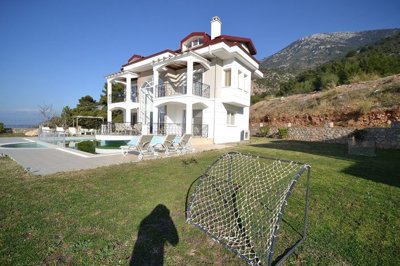 Exterior 4