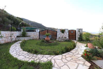Exterior 8