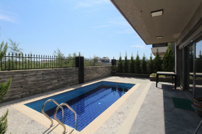 Exterior 4