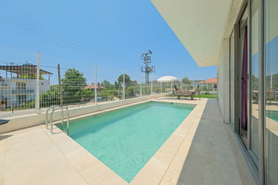 Exterior 5
