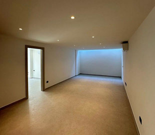 Interior 7