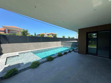 Exterior 4