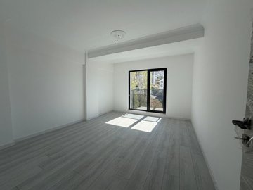Interior 8