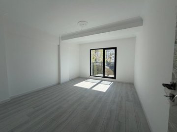 Interior 8