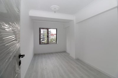 Interior 8
