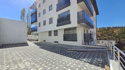 Exterior 5