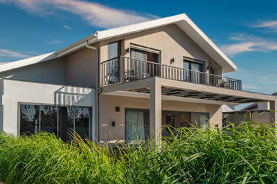 Exterior 3
