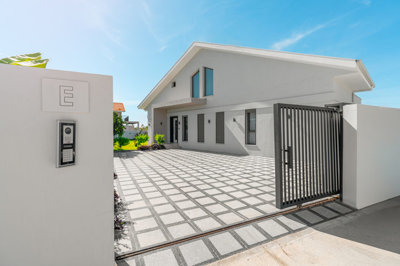Exterior 9