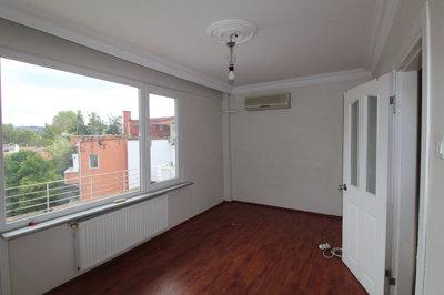 Interior 6